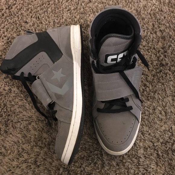 Men’s gray suede converse with flaw (see pics) - Picture 2 of 5